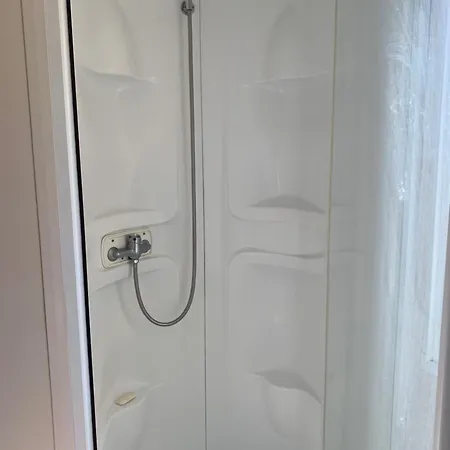 Kemping Bungalo E9 *